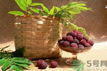 楊梅紅色好還是黑色好？楊梅顏色越深越好嗎？