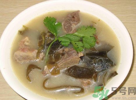 海帶排骨湯什么時(shí)候放海帶?海帶排骨湯放海帶的時(shí)間 海帶排骨湯什么時(shí)候放海帶?海帶排骨湯放海帶的時(shí)間