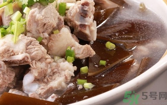 喝海帶排骨湯有什么好處?海帶排骨湯的功效與作用 喝海帶排骨湯有什么好處?海帶排骨湯的功效與作用