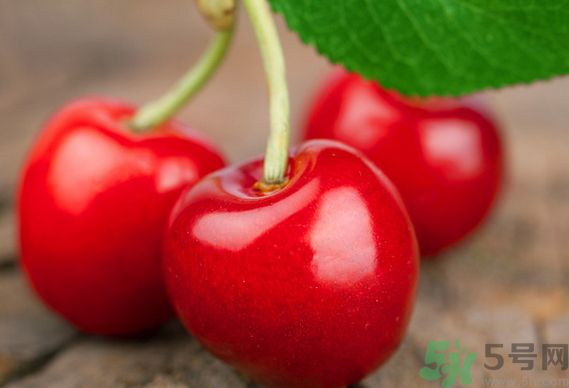 櫻桃可以和草莓一起吃嗎?櫻桃能和草莓同吃嗎? 櫻桃可以和草莓一起吃嗎?櫻桃能和草莓同吃嗎?