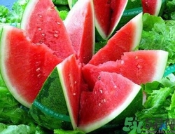 葡萄可以和西瓜一起吃嗎?葡萄能和西瓜同吃嗎? 葡萄可以和西瓜一起吃嗎?葡萄能和西瓜同吃嗎?