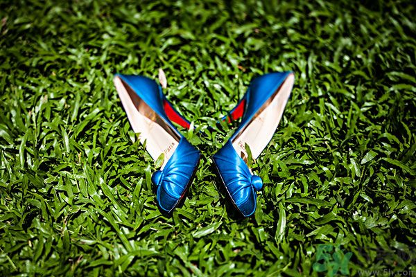 女生第一次高跟鞋的意義？女生什么時候穿高跟鞋？