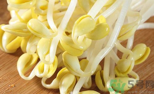 黃豆發(fā)芽了還能吃嗎?發(fā)芽的黃豆怎么處理 黃豆發(fā)芽了還能吃嗎?發(fā)芽的黃豆怎么處理