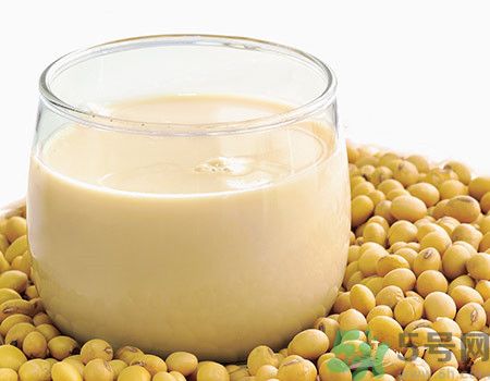 黃豆發(fā)芽了還能打豆?jié){嗎?吃黃豆和喝豆?jié){效果一樣嗎 黃豆發(fā)芽了還能打豆?jié){嗎?吃黃豆和喝豆?jié){效果一樣嗎