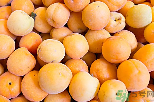 吃了李子能吃桃子嗎？桃子和李子同食好嗎？