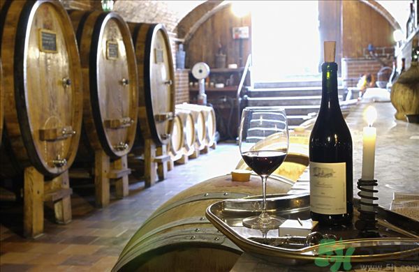 女生喝紅酒有什么好處？女生喝紅酒好嗎？