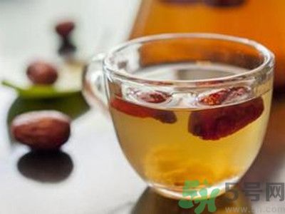 山楂紅棗一起泡水喝好嗎？山楂紅棗一起泡水喝有什么好處？