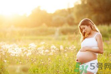 孕婦應(yīng)該穿內(nèi)衣嗎？懷孕多久要穿內(nèi)衣？