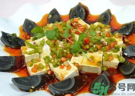 皮蛋是熱性還是涼性?皮蛋是涼性的嗎? 皮蛋是熱性還是涼性?皮蛋是涼性的嗎?