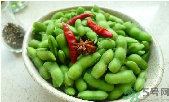 夏天吃毛豆好嗎？夏天吃毛豆有什么好處？