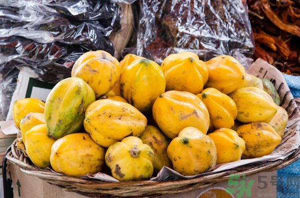 木瓜是酸的嗎？木瓜吃起來什么味道？