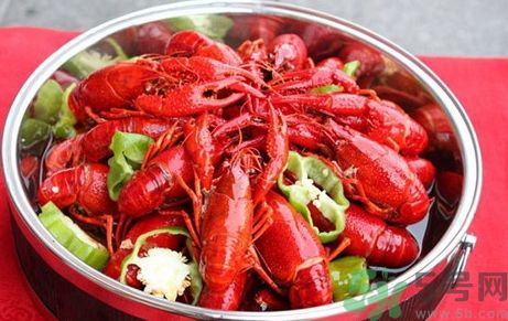 龍蝦可以和豆腐一起吃嗎?龍蝦能和豆腐同吃嗎? 龍蝦可以和豆腐一起吃嗎?龍蝦能和豆腐同吃嗎?