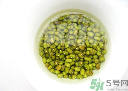 綠豆沒(méi)煮熟能吃嗎?綠豆沒(méi)煮熟會(huì)中毒嗎 綠豆沒(méi)煮熟能吃嗎?綠豆沒(méi)煮熟會(huì)中毒嗎