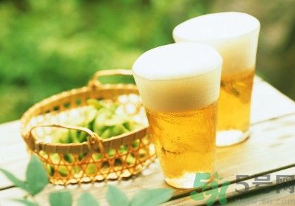 吃龍蝦可以喝啤酒嗎?龍蝦能和啤酒一起吃嗎? 吃龍蝦可以喝啤酒嗎?龍蝦能和啤酒一起吃嗎?