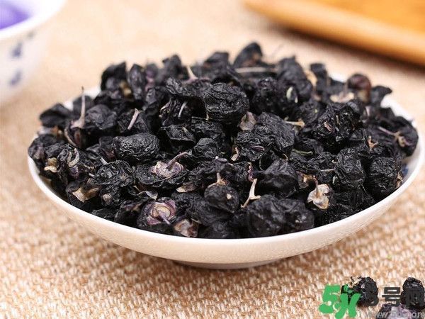 黑枸杞的功效與作用 黑枸杞的正確吃法 黑枸杞的功效與作用 黑枸杞的正確吃法