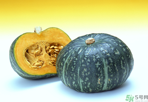 南瓜里面長霉了能吃嗎？長霉的南瓜可以吃嗎？