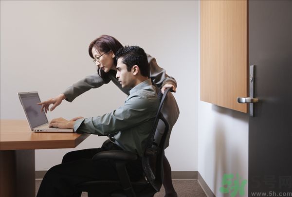 為什么中年人容易出軌？中年人出軌是什么原因？