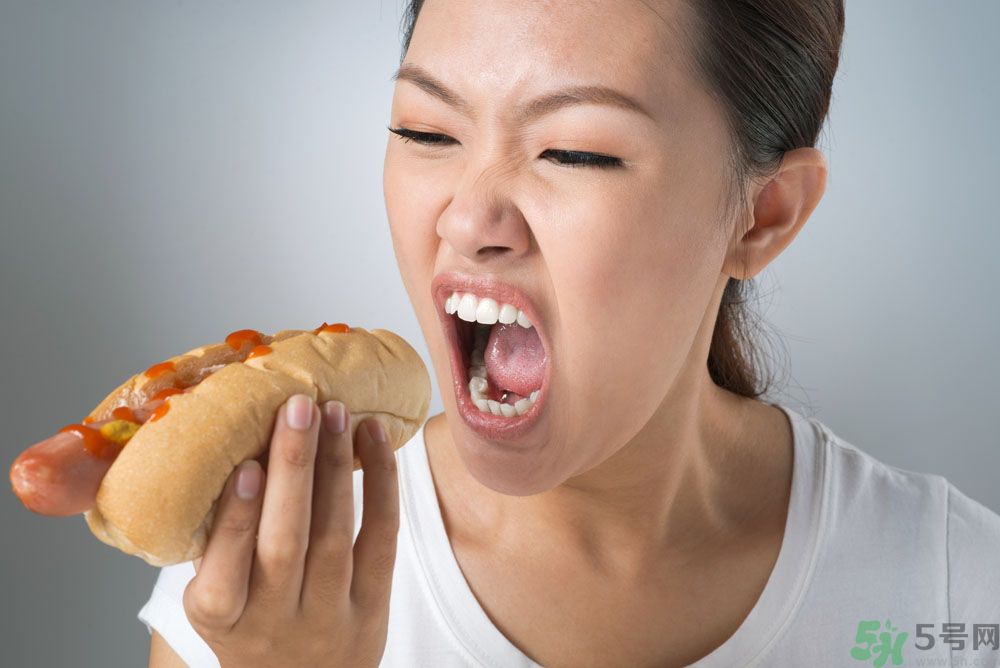 青春期女生吃很多是怎么回事？青春期女生很能吃怎么辦？