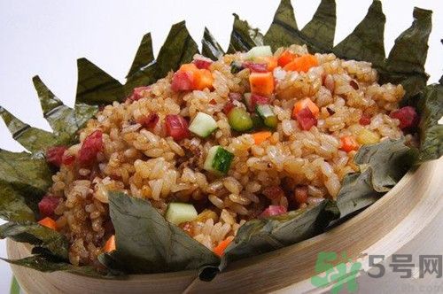 荷葉飯?jiān)趺醋龊贸?荷葉飯的好處 荷葉飯?jiān)趺醋龊贸?荷葉飯的好處