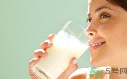 喝牛奶有助于睡眠嗎? 喝牛奶有助于睡眠嗎?