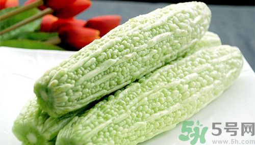 絲瓜和苦瓜能一起吃嗎?絲瓜和苦瓜的區(qū)別 絲瓜和苦瓜能一起吃嗎?絲瓜和苦瓜的區(qū)別