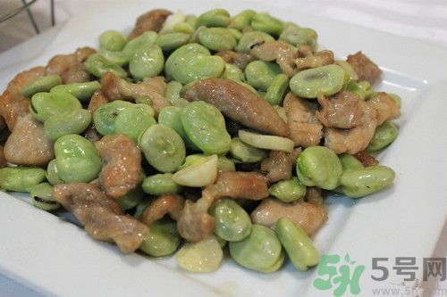 蠶豆和牛肉能一起吃嗎?一起吃會怎么樣呢 蠶豆和牛肉能一起吃嗎?一起吃會怎么樣呢