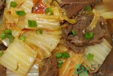 白菜可以和牛肉一起吃嗎?白菜能和牛肉同吃嗎? 白菜可以和牛肉一起吃嗎?白菜能和牛肉同吃嗎?