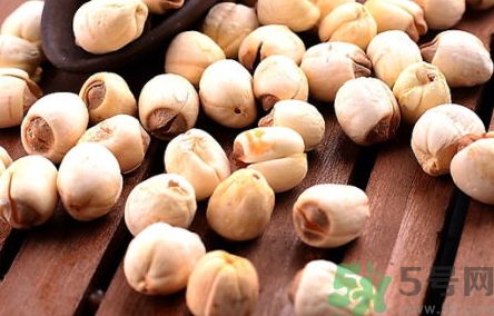 芡實(shí)可以和蓮子一起吃嗎?芡實(shí)能和蓮子同吃嗎? 芡實(shí)可以和蓮子一起吃嗎?芡實(shí)能和蓮子同吃嗎?