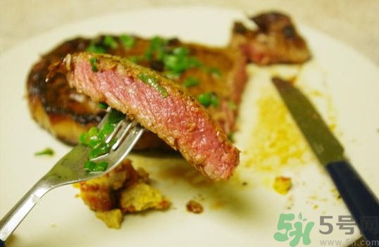 惠靈頓牛排怎么吃?惠靈頓牛排怎么用刀叉吃? 惠靈頓牛排怎么吃?惠靈頓牛排怎么用刀叉吃?