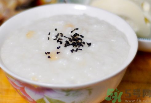 吃白米粥有什么好處?白米粥的功效與作用 吃白米粥有什么好處?白米粥的功效與作用