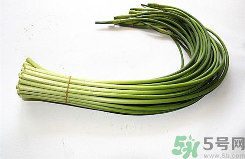 蒜苗沒炒熟可以吃嗎?蒜苗沒炒熟有毒嗎 蒜苗沒炒熟可以吃嗎?蒜苗沒炒熟有毒嗎