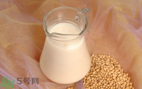 吃牛排可以喝豆?jié){嗎?牛排能和豆?jié){一起吃嗎? 吃牛排可以喝豆?jié){嗎?牛排能和豆?jié){一起吃嗎?