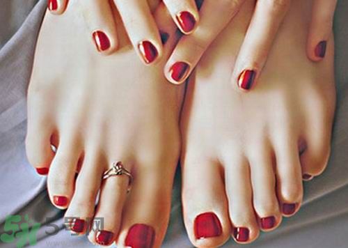 花露水可以治腳氣嗎?花露水能治腳氣嗎? 花露水可以治腳氣嗎?花露水能治腳氣嗎?