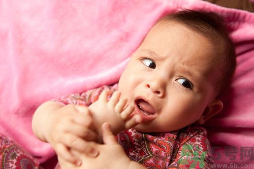 寶寶高燒抽風(fēng)怎么辦?寶寶高燒抽風(fēng)的癥狀 寶寶高燒抽風(fēng)怎么辦?寶寶高燒抽風(fēng)的癥狀