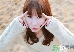 17歲女生每晚愛摸胸部正常嗎? 17歲女生每晚愛摸胸部正常嗎?