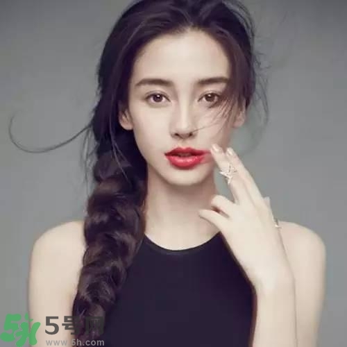 唇色深的人適合什么顏色的口紅？如何挑選口紅的顏色？