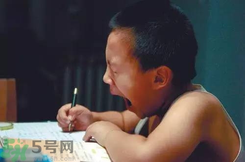 熬夜到幾點(diǎn)算是熬夜?熬夜不能超過幾點(diǎn) 熬夜到幾點(diǎn)算是熬夜?熬夜不能超過幾點(diǎn)