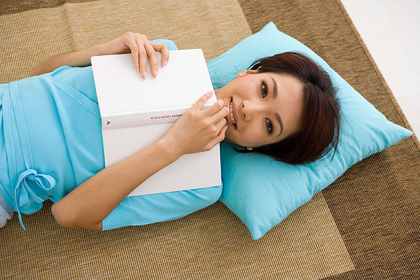 躺著起來(lái)頭暈怎么回事？躺著起來(lái)后眼前發(fā)黑是什么原因？