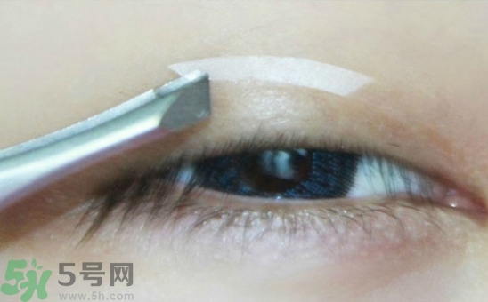 單眼皮怎么變雙眼皮了？單眼皮上面有一條線