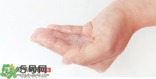 春雨蜂膠面膜如何辨別真假?春雨蜂膠面膜真假鑒別圖 春雨蜂膠面膜如何辨別真假?春雨蜂膠面膜真假鑒別圖