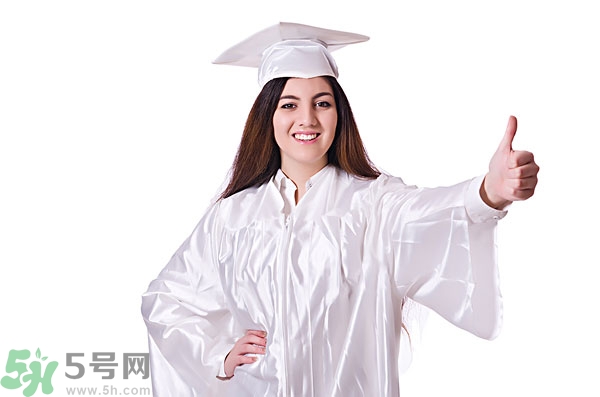 高中女生很矮還能長高嗎？高中女生矮怎么辦？