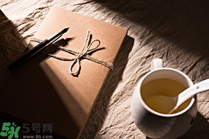 蜂蜜水隔夜還能喝嗎？蜂蜜水第二天還能喝嗎？