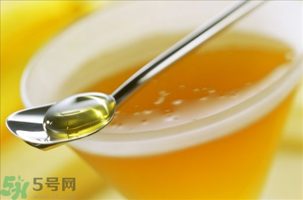 蜂蜜放久了有酒味是怎么回事？蜂蜜有酒味還能喝嗎？