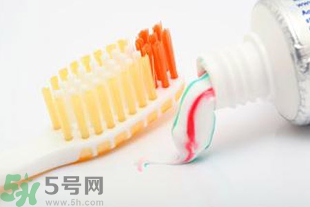 牙膏含氟好不好？牙膏含氟好還是不含氟好？