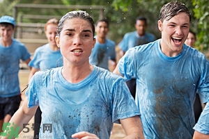 第一次來(lái)月經(jīng)能游泳嗎？經(jīng)期不適怎么緩解？