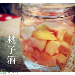 水蜜桃可以泡酒嗎?水蜜桃泡酒的功效有哪些 水蜜桃可以泡酒嗎?水蜜桃泡酒的功效有哪些