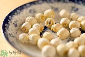 蓮子心泡水喝能去火嗎？蓮子心泡水喝有什么好處？