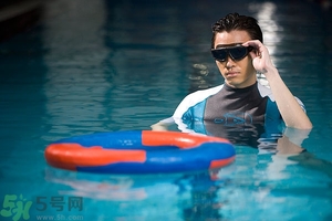 不會游泳可以浮潛嗎？浮潛需要會游泳么？