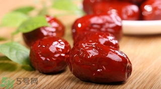 紅棗發(fā)霉了還能吃嗎?紅棗發(fā)霉了怎么處理 紅棗發(fā)霉了還能吃嗎?紅棗發(fā)霉了怎么處理