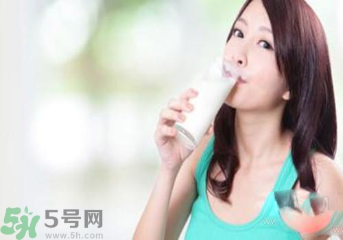 感冒可以喝羊奶嗎？喝羊奶可以治感冒嗎？